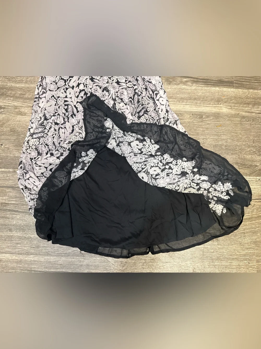 by Anthropologie Small Floral Smocked Puff Sleeve Midi Dress Boho Black - Picture 7 of 11